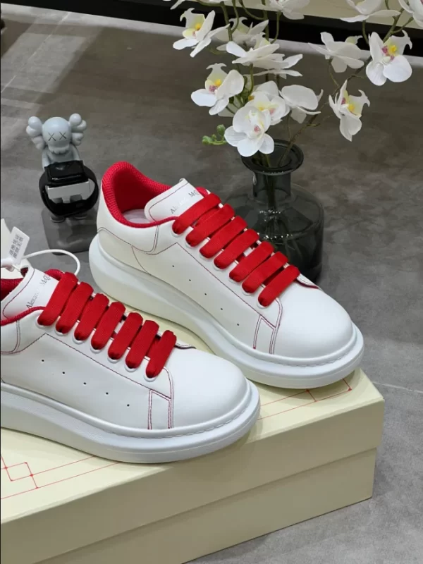 Alexander McQueen Oversized Sneaker - RAS47