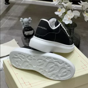 Alexander McQueen Oversized Sneaker - RAS48