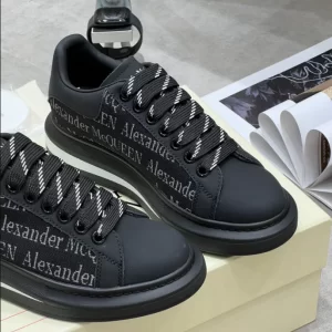 Alexander McQueen Oversized Sneaker - RAS57