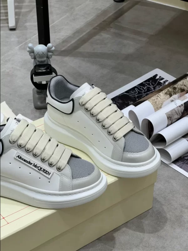 Alexander McQueen Oversized Sneaker - RAS59