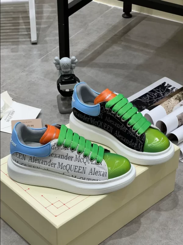 Alexander McQueen Oversized Sneaker - RAS64