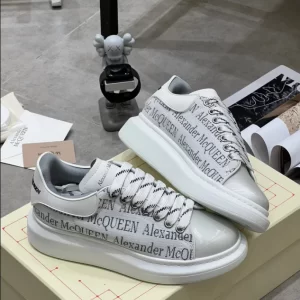 Alexander McQueen Oversized Sneaker - RAS65