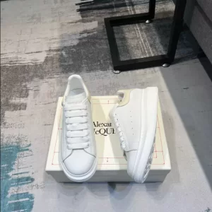 Alexander McQueen Oversized Sneaker - RAS17