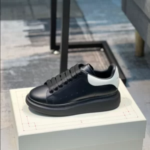 Alexander McQueen Oversized Sneaker - RAS24