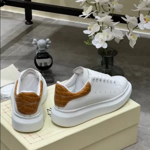 Alexander McQueen Oversized Sneaker - RAS37