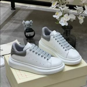 Alexander McQueen Oversized Sneaker - RAS39