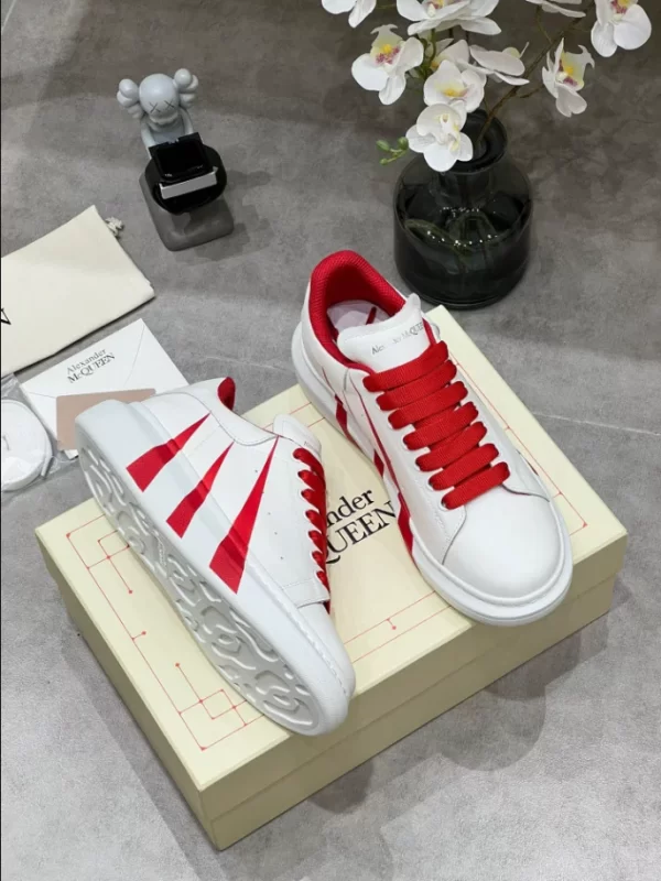 Alexander McQueen Oversized Sneaker - RAS43