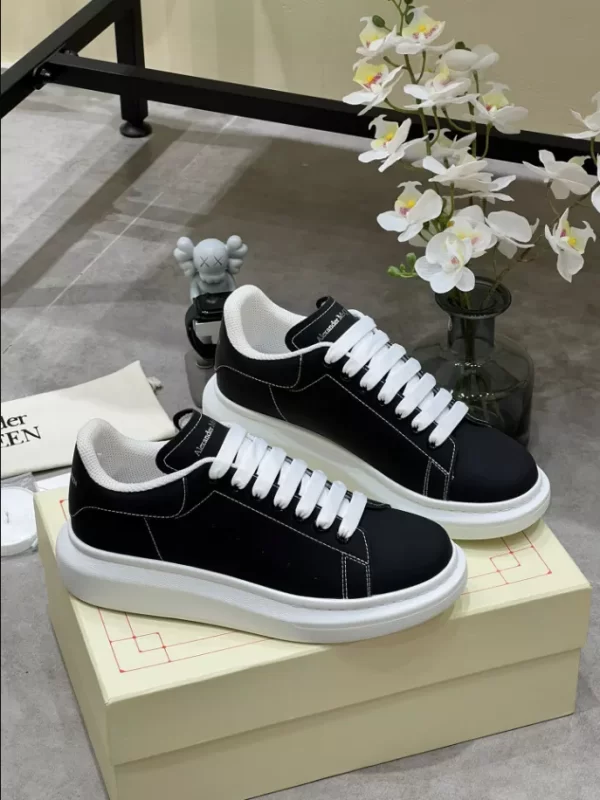 Alexander McQueen Oversized Sneaker - RAS48