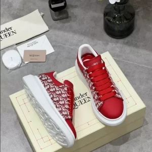 Alexander McQueen Oversized Sneaker - RAS55