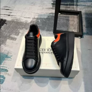 Alexander McQueen Oversized Sneaker - RAS22