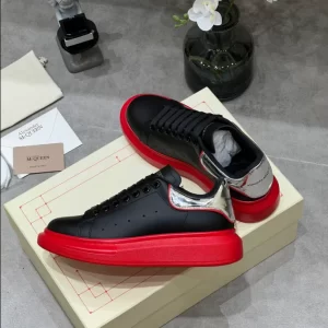 Alexander McQueen Oversized Sneaker - RAS27