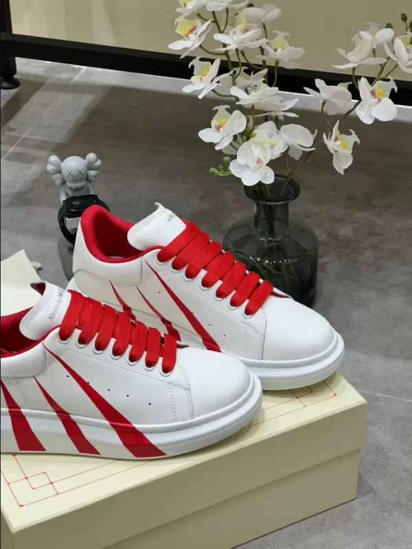 Alexander McQueen Oversized Sneaker - RAS43