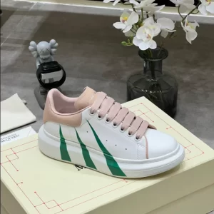 Alexander McQueen Oversized Sneaker - RAS44