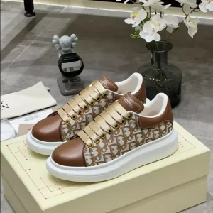 Alexander McQueen Oversized Sneaker - RAS54