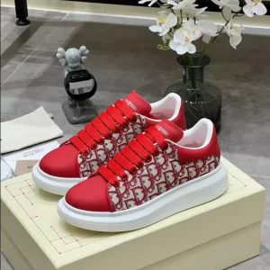 Alexander McQueen Oversized Sneaker - RAS55