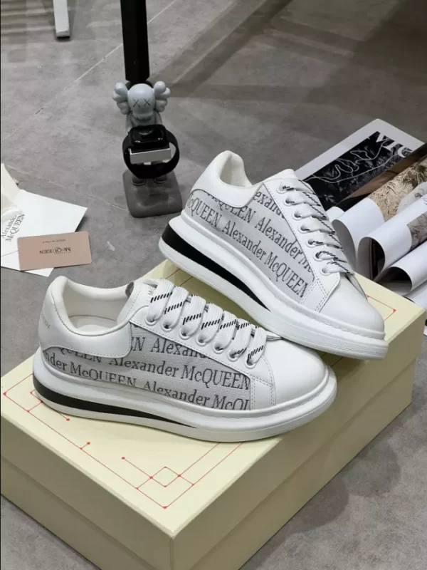 Alexander McQueen Oversized Sneaker - RAS58