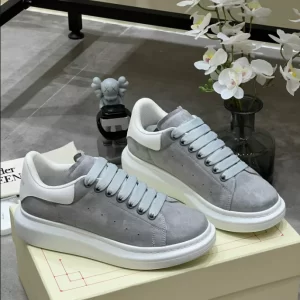 Alexander McQueen Oversized Sneaker - RAS31