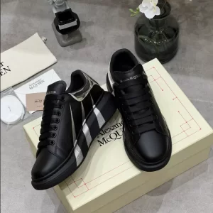 Alexander McQueen Oversized Sneaker - RAS46