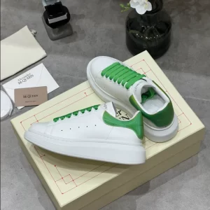 Alexander McQueen Oversized Sneaker - RAS50