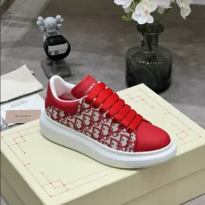 Alexander McQueen Oversized Sneaker - RAS55