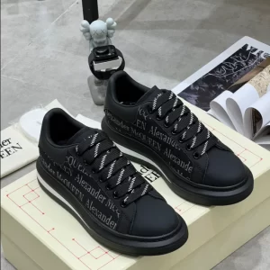 Alexander McQueen Oversized Sneaker - RAS57