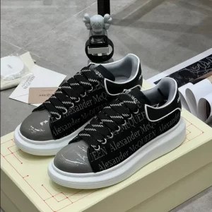 Alexander McQueen Oversized Sneaker - RAS63