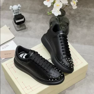 Alexander McQueen Oversized Sneaker - RAS30