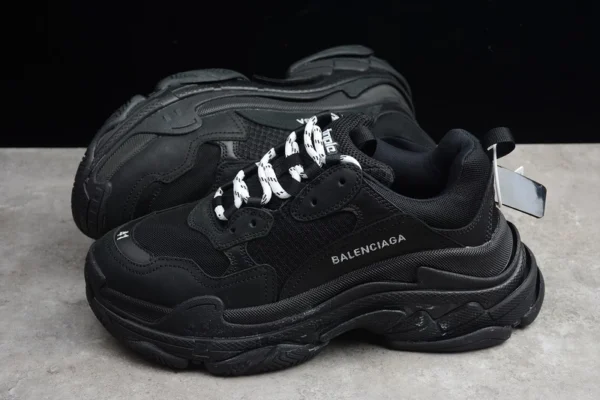 Balenciaga Triple S 1.0 Full Black Sneakers - RBS39