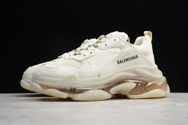 Balenciaga Triple S Clear Sole Low-Top Sneakers in White - RBS41