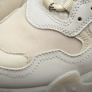 Balenciaga Triple S Clear Sole Low-Top Sneakers in White - RBS41