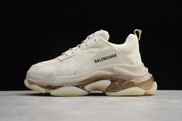 Balenciaga Triple S Clear Sole Low-Top Sneakers in White - RBS41