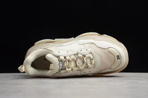 Balenciaga Triple S Clear Sole Low-Top Sneakers in White - RBS41
