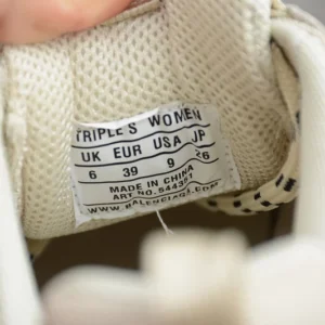 Balenciaga Triple S Clear Sole Low-Top Sneakers in White - RBS41