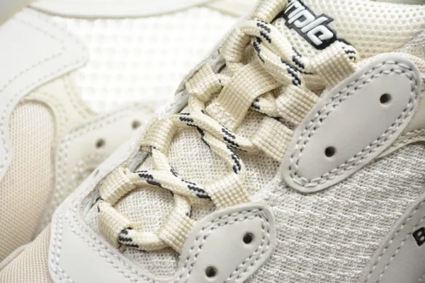 Balenciaga Triple S Clear Sole Low-Top Sneakers in White - RBS41