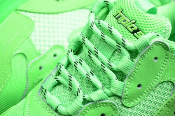 Balenciaga Triple S Clear Sole in Green - RBS35