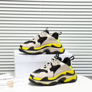 Balenciaga Triple S Sneaker - RBS46