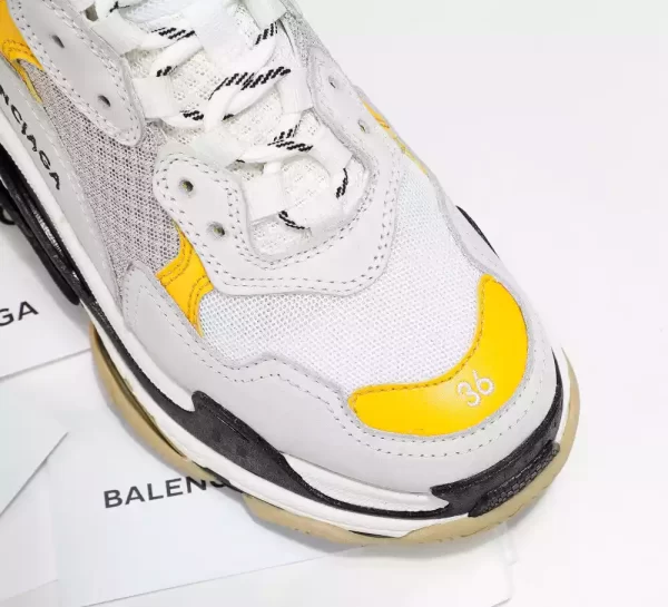 Balenciaga Triple S Sneaker - RBS58