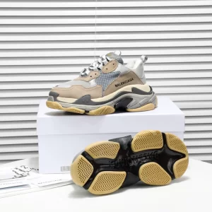 Balenciaga Triple S Sneaker - RBS47