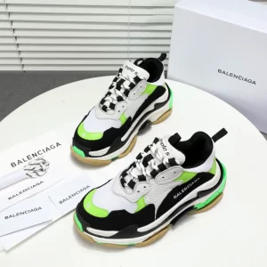 Balenciaga Triple S Sneaker - RBS51