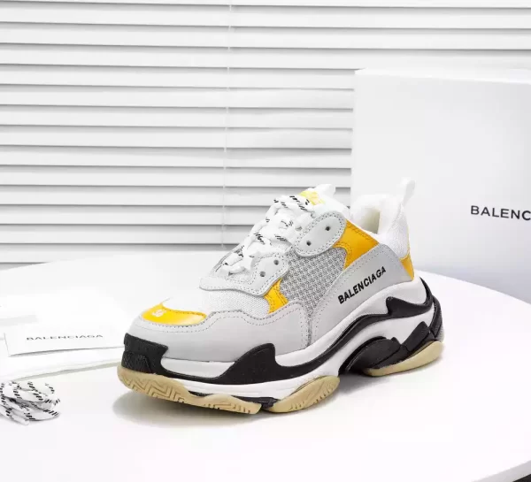 Balenciaga Triple S Sneaker - RBS58