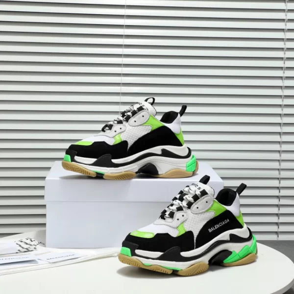 Balenciaga Triple S Sneaker - RBS51