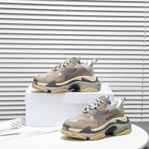 Balenciaga Triple S Sneaker - RBS47