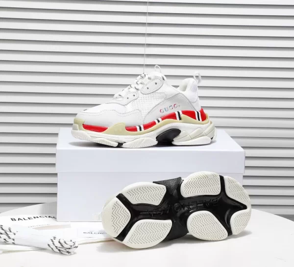 Balenciaga Triple S Sneaker - RBS56