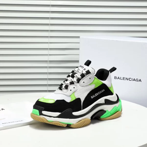 Balenciaga Triple S Sneaker - RBS51