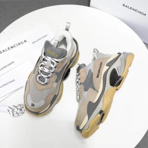 Balenciaga Triple S Sneaker - RBS47