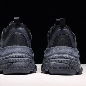 Balenciaga Triple S Sneaker In Black - RBS43