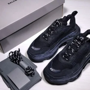Balenciaga Triple S Sneaker In Black - RBS43