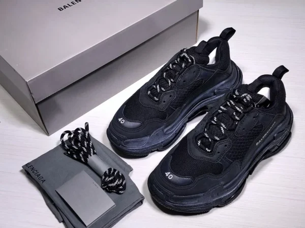 Balenciaga Triple S Sneaker In Black - RBS43