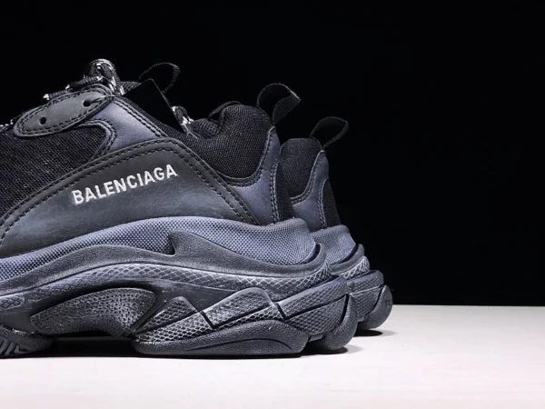 Balenciaga Triple S Sneaker In Black - RBS43