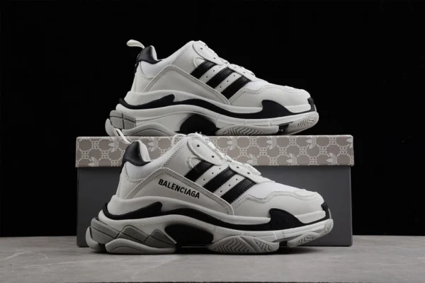 Balenciaga x Adidas x Triple S Sneakers in White - RBS36